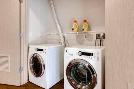 Speechless In - #1 Location - 2br - Free Parking - Vr1 Appartamento *